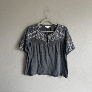 Lucky Brand Gray Embroidered Short Sleeve Blouse Medium
